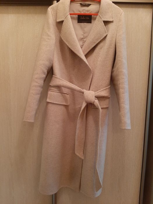 Продам пальто. Стоимость 15000 тенге