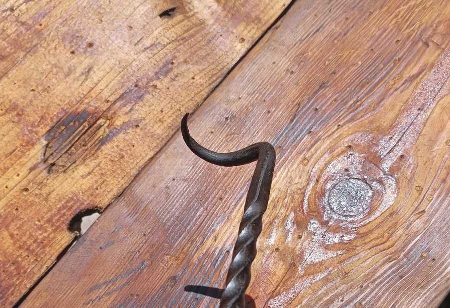 Carlig pentru intors carnea