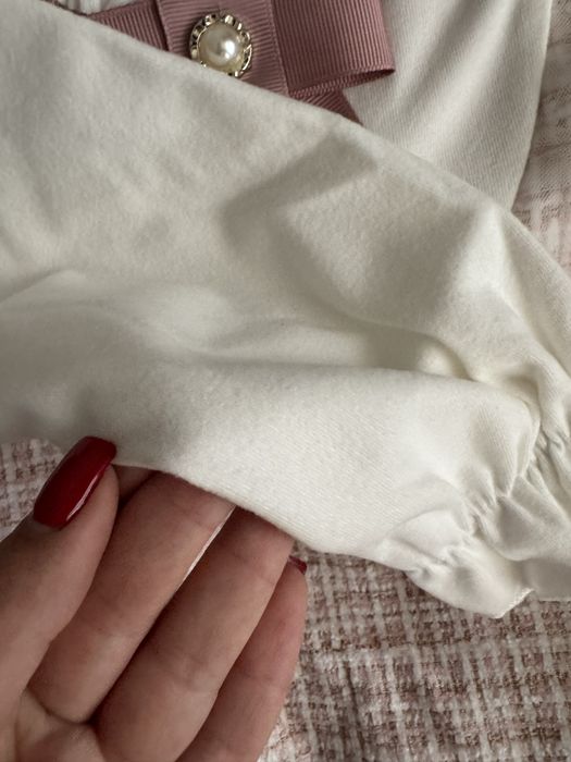 Продам  два новых платья ,  на 2 года