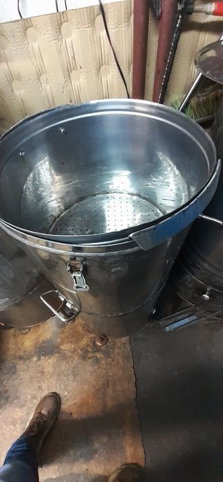 Комплект три съда за вино с поставки и Ел.част