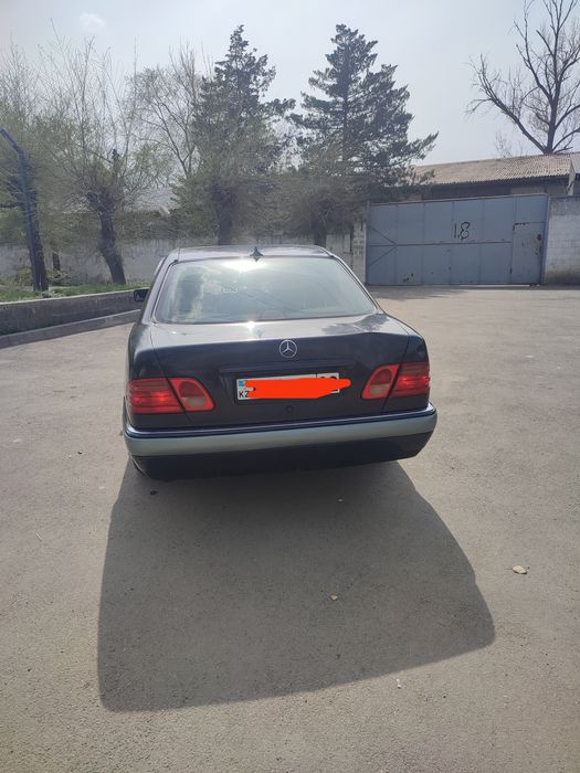 Mercedes Benz W210 Elegance