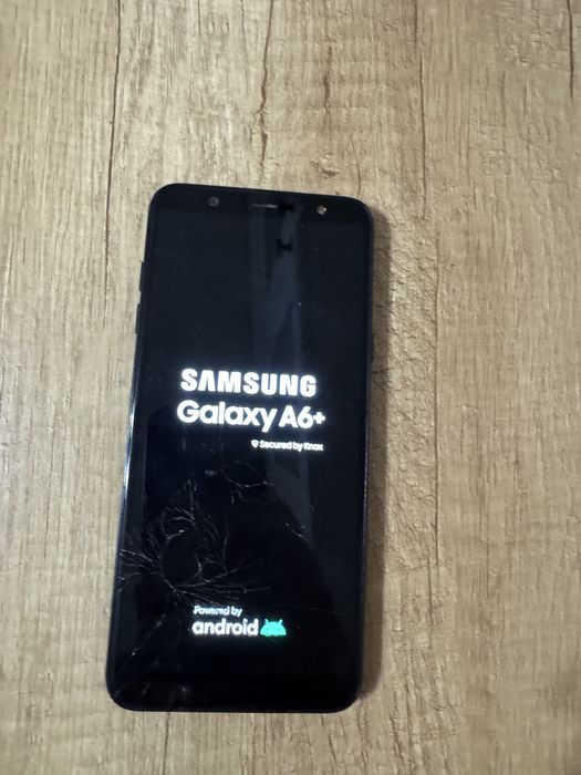 Смартфон Самсунг а6+