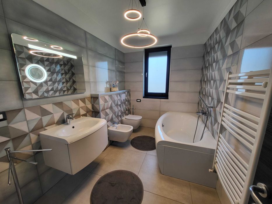 Casă individuală, modernă, complet mobilată in Costinesti