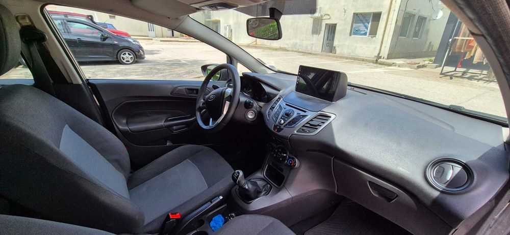 Ford Fiesta 2014• Два комплекта гуми и два ключа• Сервизна история