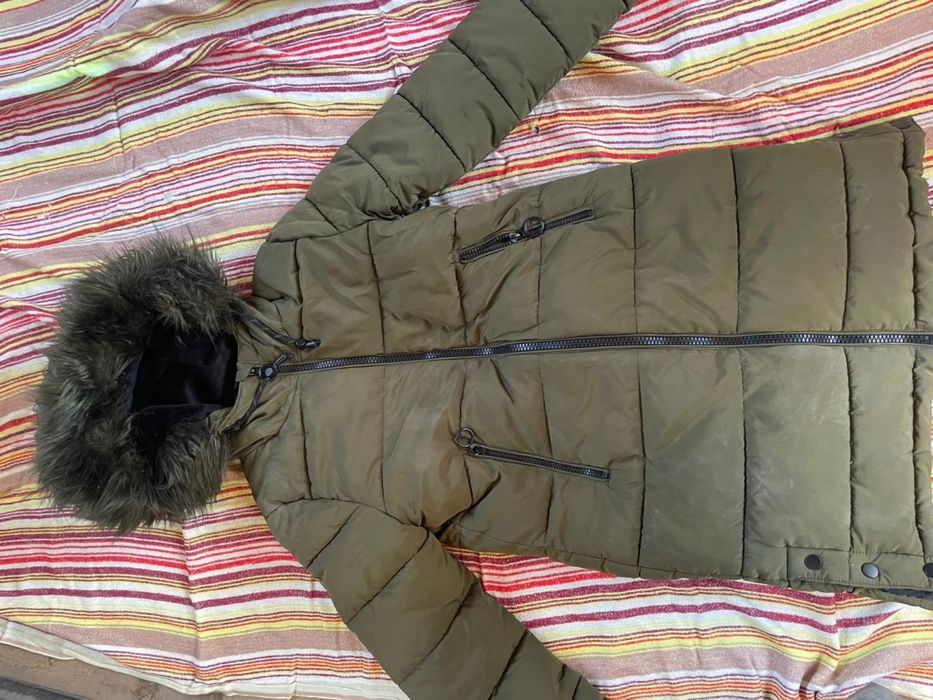 Продаю женские куртки