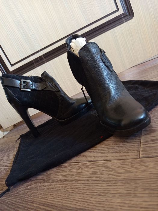 Продаю новые женские ботинки Roberto Cavalli, размер 38