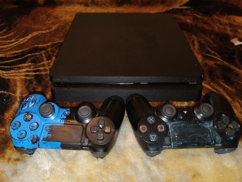Vând ps 4  jocuri cumarate pe El!!!