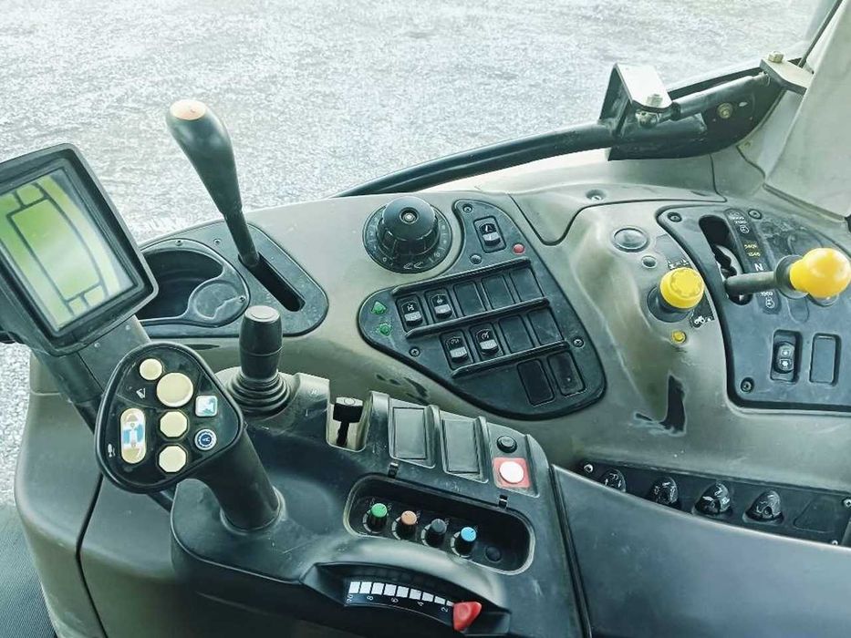 Трактор колесный Case IH Maxxum 140