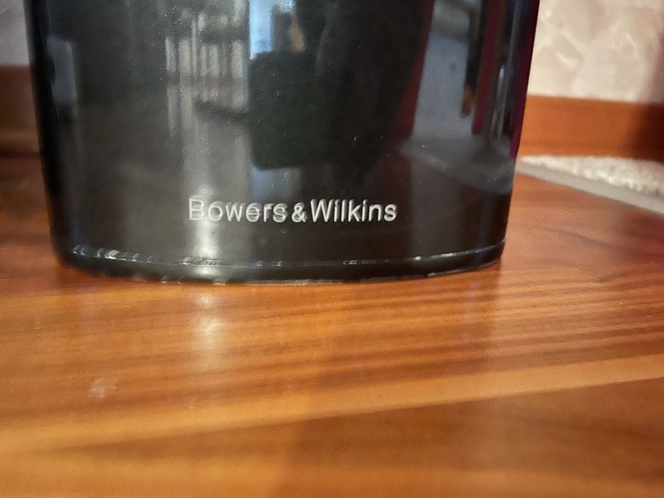 Bowers & Wilkins XT4