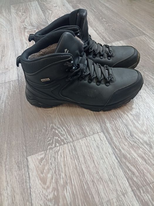 Кроссовки зимние