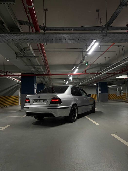 BMW E39 3 литра 1996 год