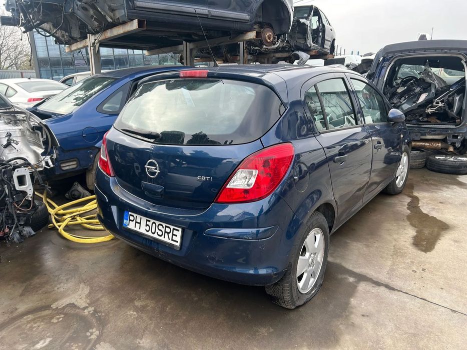 Far dreapta opel corsa d euro 5