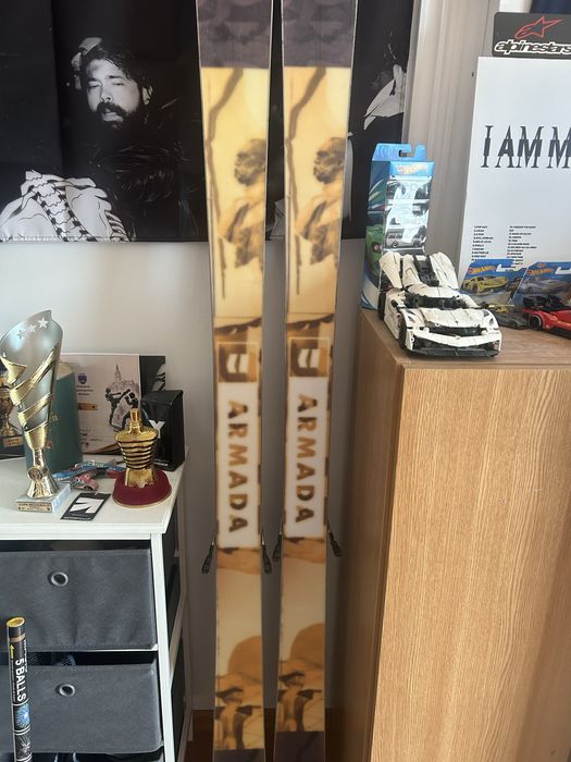 Schiuri Armada arv86 177cm