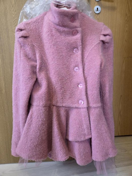 Елегантно дамско палто