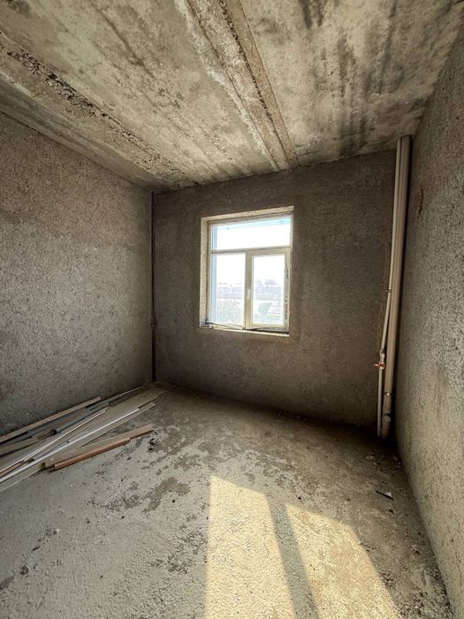 Vokzalda 2 xona bezgluxoy karopka kvartira sotiladi