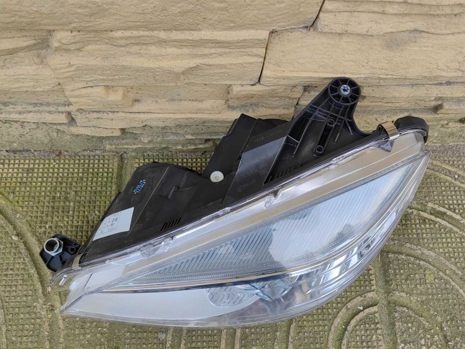 Фар Mercedes W204 C-Classa Bi-Xenon ляв / Фар Мерцедес W204 ксенон НОВ