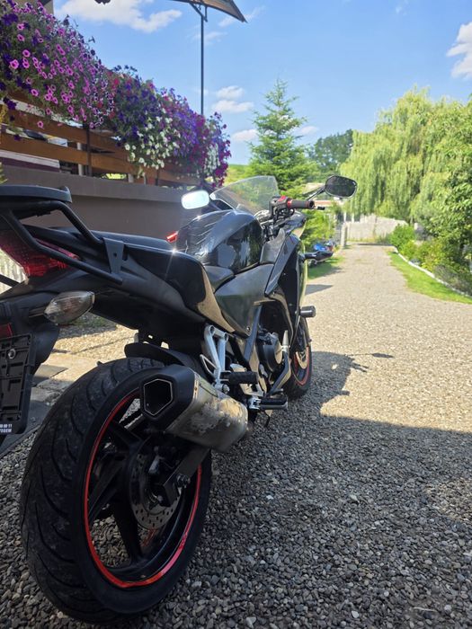 Honda CBR 250R 2011,se comduce cu a2!