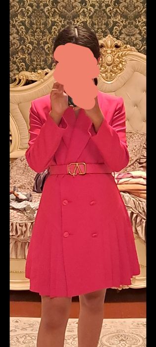 платье-пиджак красного цвета