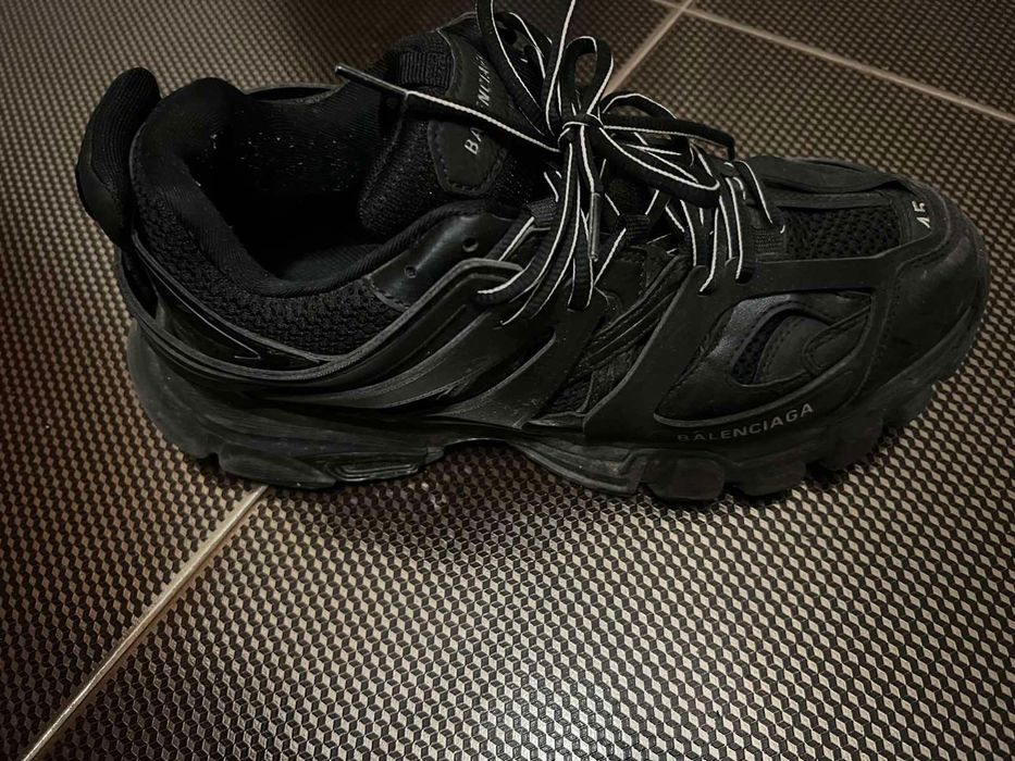Balenciaga track