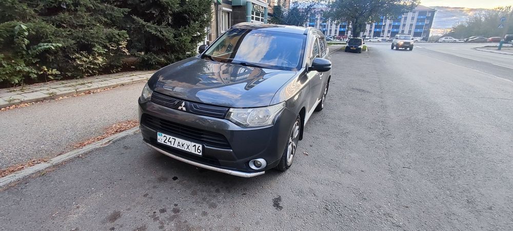 Mitsubishi outlander 3