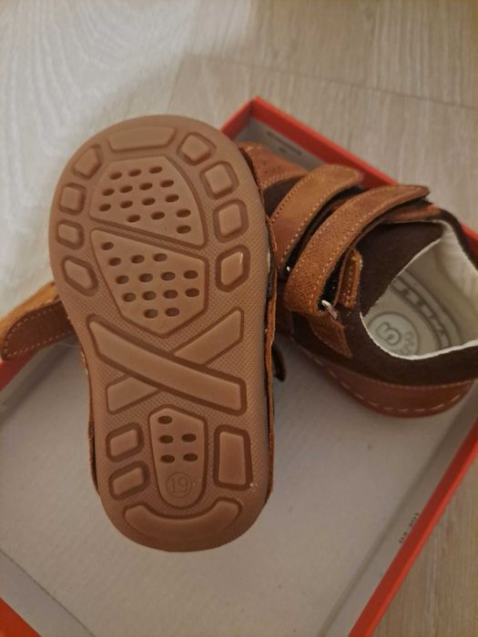 Нови детски обувки