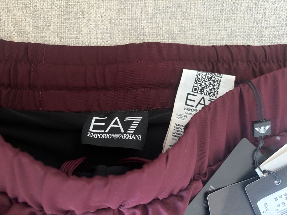 Оригинални нови Emporio Armani къси спортни панталони L, Zara S размер