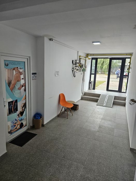 Inchiriez spatii birouri/ comerciale