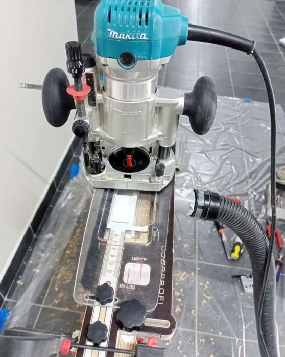 Установка межкомнатных дверей