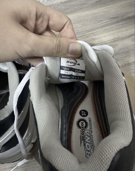 Кроссовки женские белые