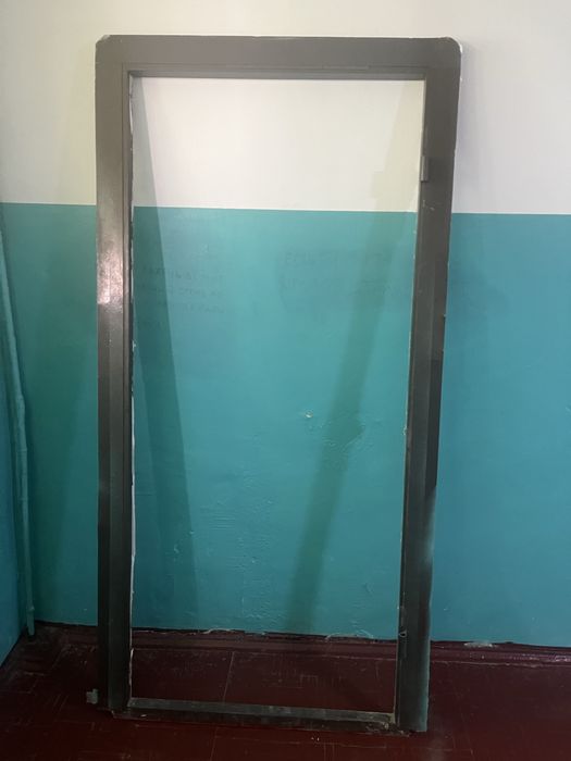 Продам входную дверь