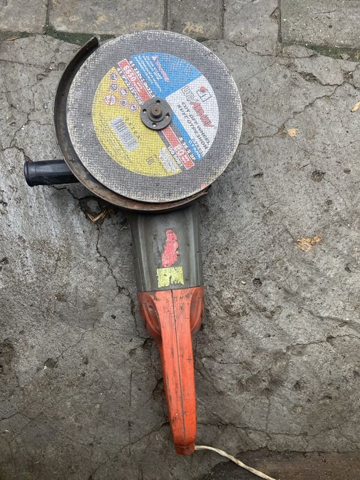Продам болгарку б/у