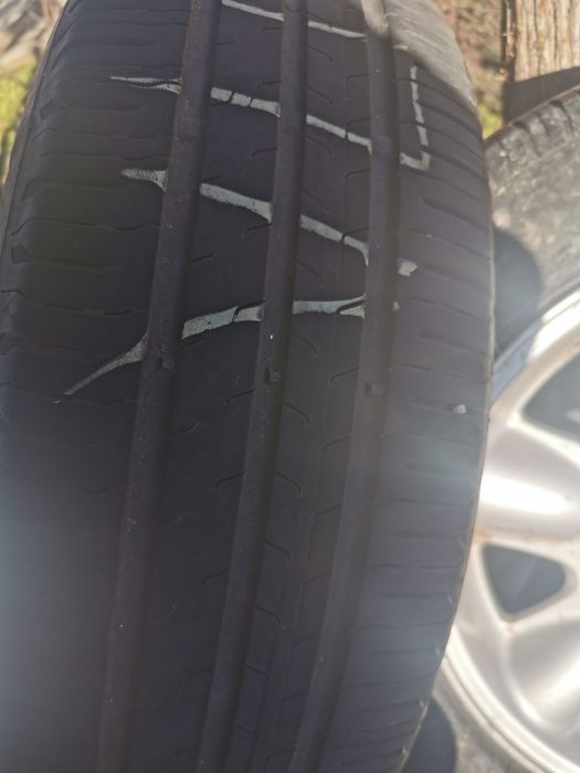 Опел Зафира  цял или по договаряне с газов инжекцион и комплект гуми