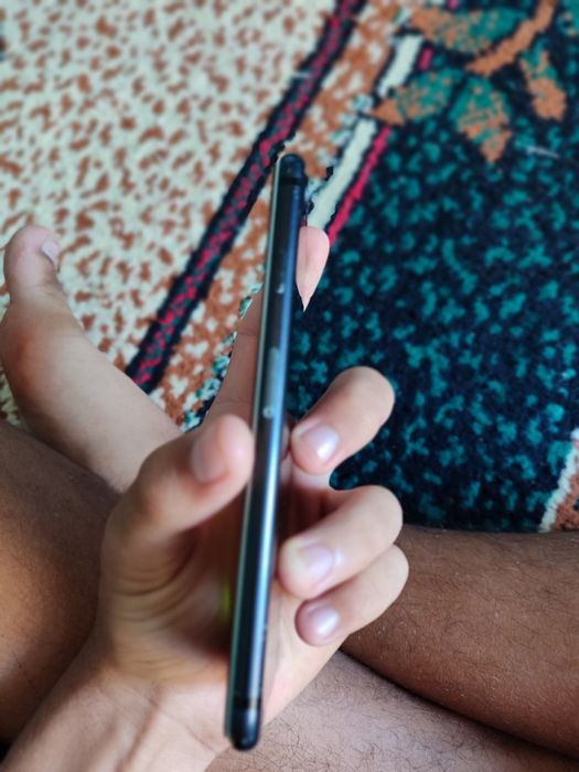 Iphone 7 idel hamma joyi ishledi yomkost 100 atp ishledi xotira 32