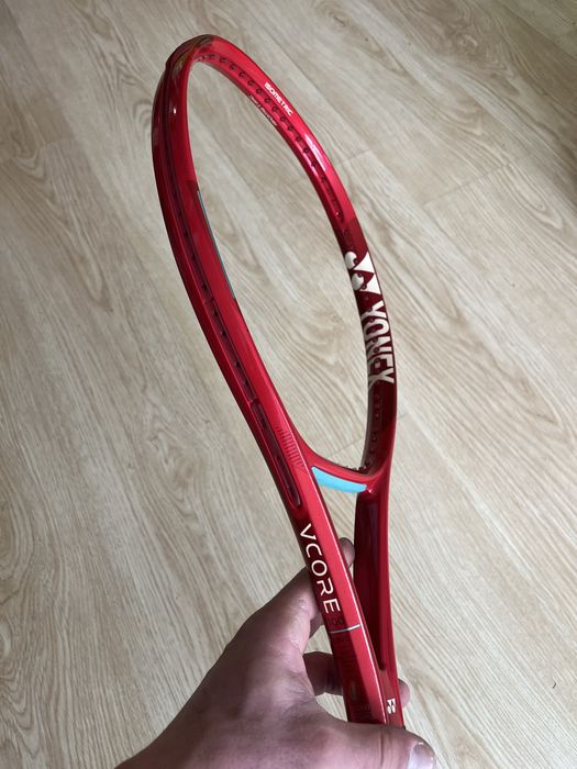 Yonex Vcore 100 2026 Ruby Red (300g)