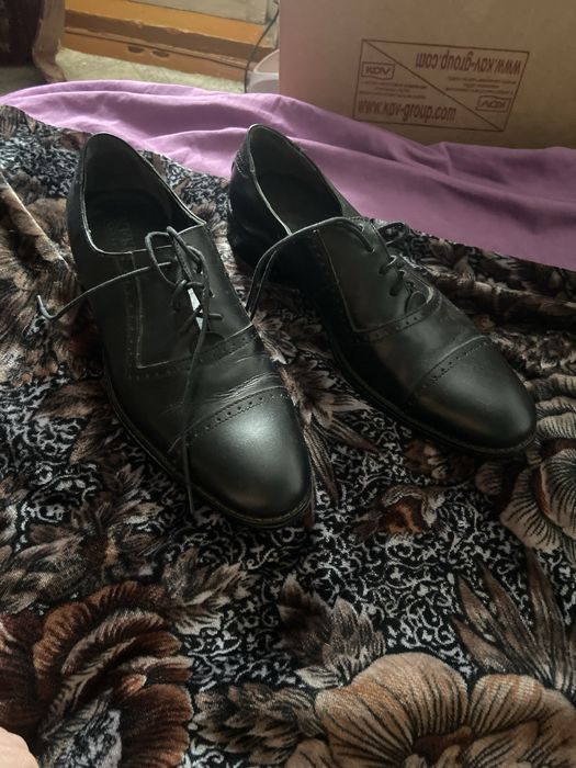 Продам недорого туфли.