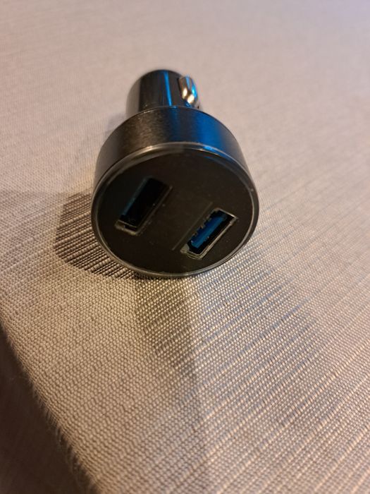 Зарядно за телефон