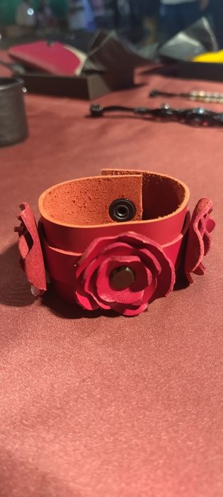 Ръчно изработени гривни