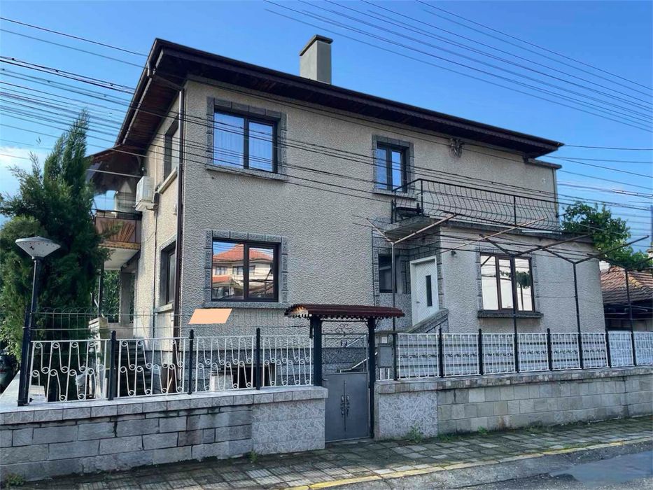 Продава се Къща в Кърджали, Боровец - 290 кв.м за 1207 €/кв.м - Снимка #1