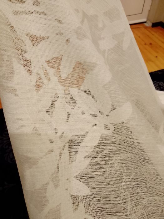 Финна  бяла покривка за кръгла маса