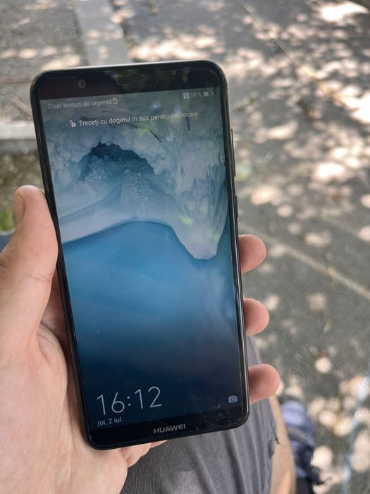 Vând Huawei P Smart, în stare impecabilă, foarte bine întreținut.