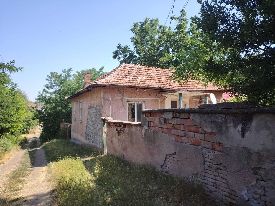 Продава се Къща в с. Каменец, Област Плевен - 154 кв.м за 55 €/кв.м - Снимка #2