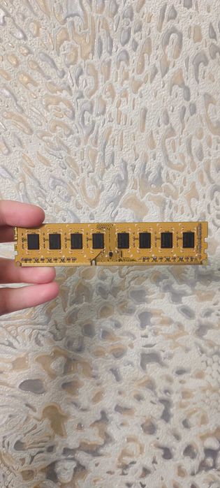 Оперативная память DDR3 4GB 1600 цена договорная
