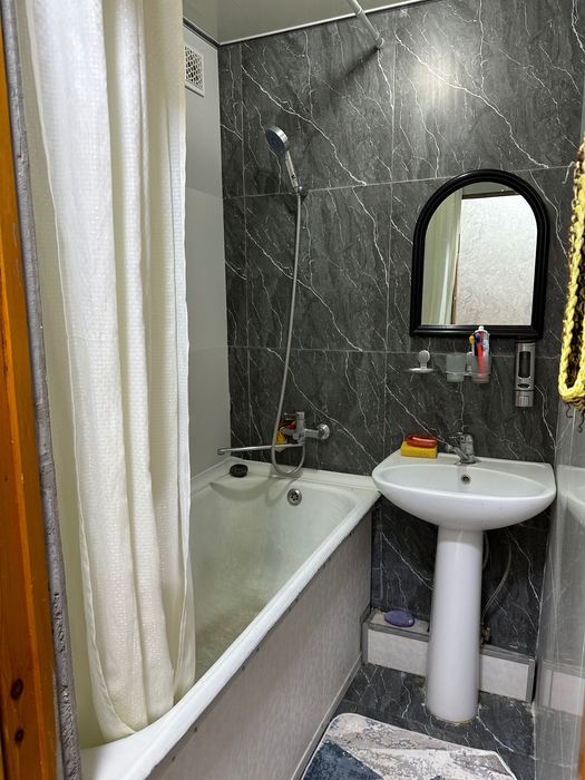 Продам квартиру в микрорайоне, напротив детской больницы