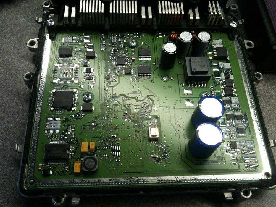 Ремонт автомобилна електроника .Програмиране на модули и компютри