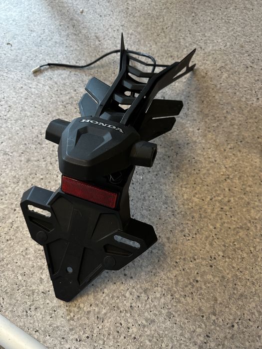 honda cb650r  Piese accesorii  monopost, carena spate, parbriz, seat cowl monopost, suport numar