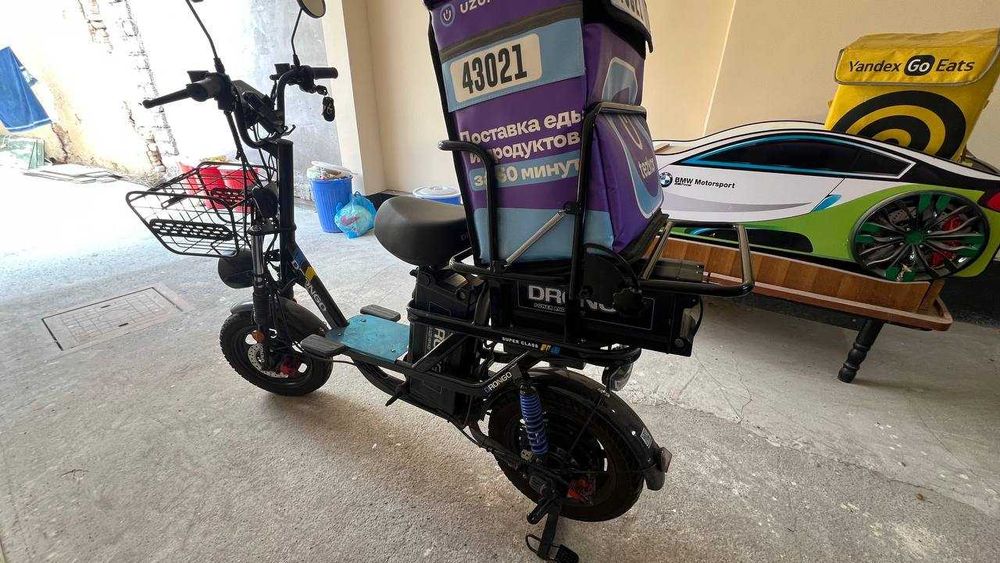 skuter yangi 2 ta batareya 2 ta zaryadchik