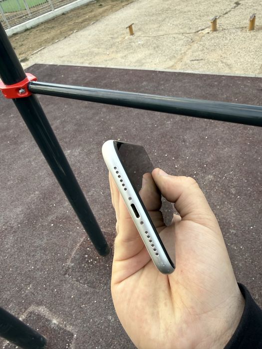 Айфон 11 75% акб