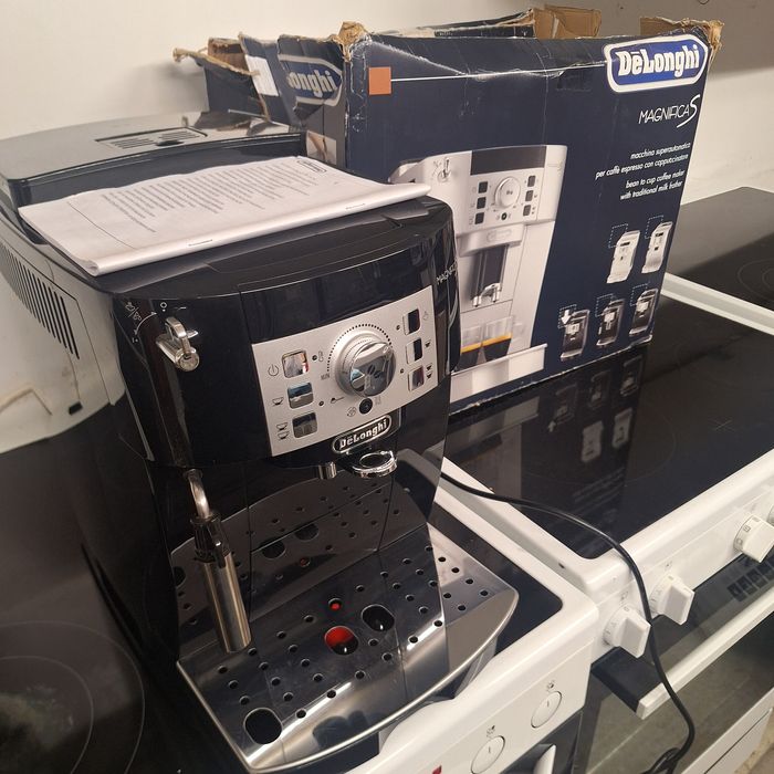 Кафе машина Delonghi Magnifica S внос от Германия