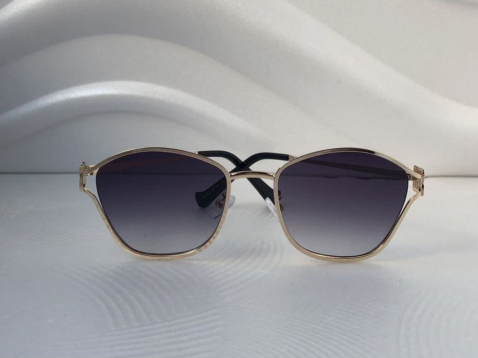 Модерни дамски слънчеви очила
