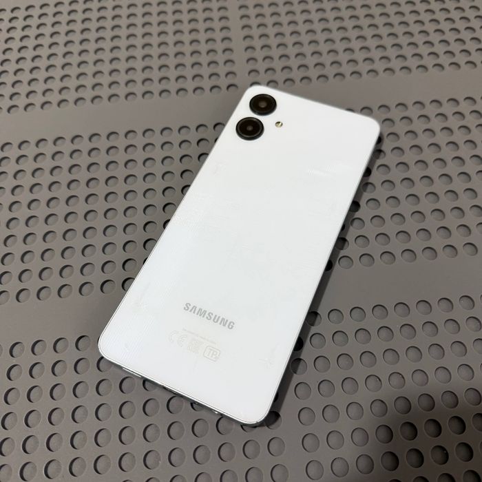 Samsung Galaxy A06 sotiladi